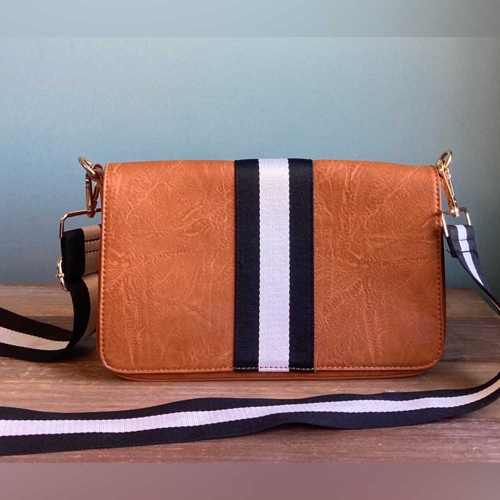 Social Threads x The Motherchic Vegan Leather Crossbody Bag - Picture 8 of 8